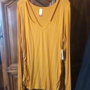 No boundaries women’s top.